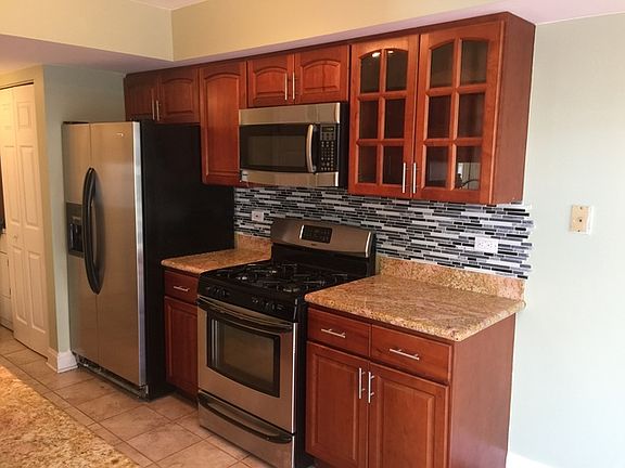 5th image of 16164 Creekmont Ct #6