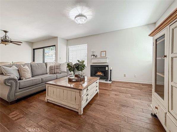 10740 Woodley Ave Unit 7, Granada Hills — photo 1