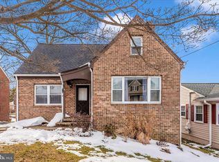 34 E George St, Mount Airy, MD 21157