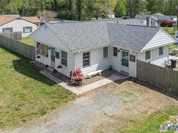 144 Cedar Dr, Dunnsville, VA 22454