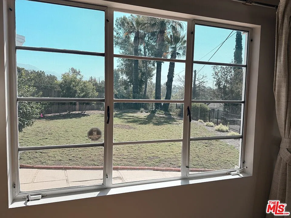 3 bed, 2.0 bath, 2064 sqft, $4,750 — Photo 4