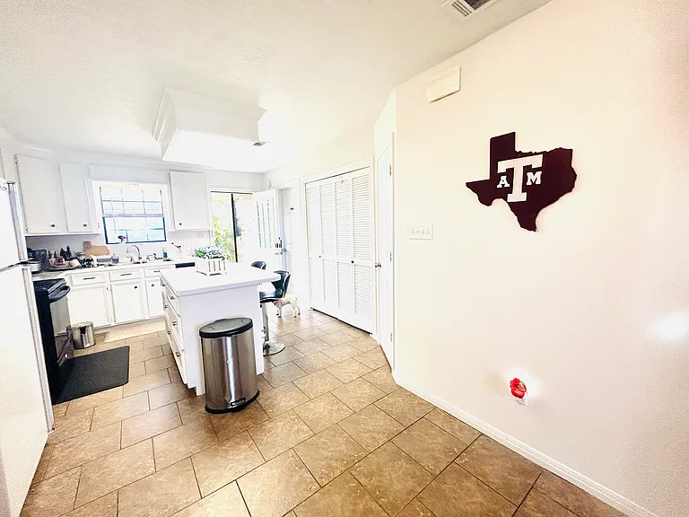 903 Camellia Ct — Photo 6