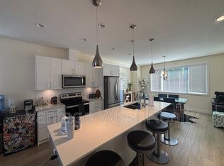 1275 Brookside Ave #1, Kelowna, BC V1Y5T5