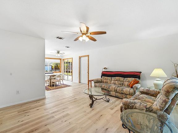 5th image of 5309 Simrak St