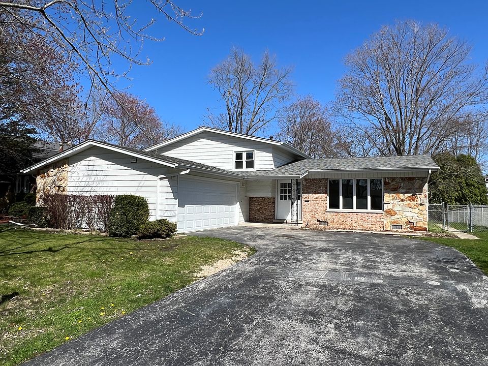 1st image of 22557 Imperial Dr