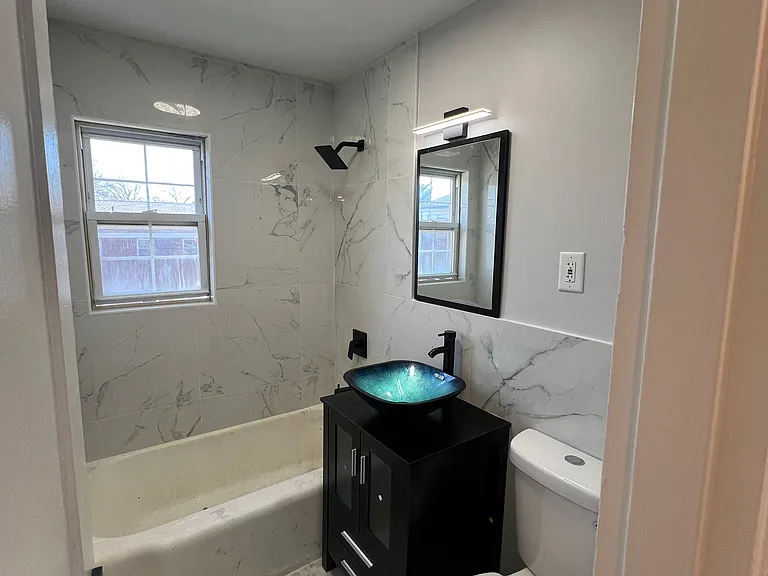 298 Grafton Ave — Photo 5