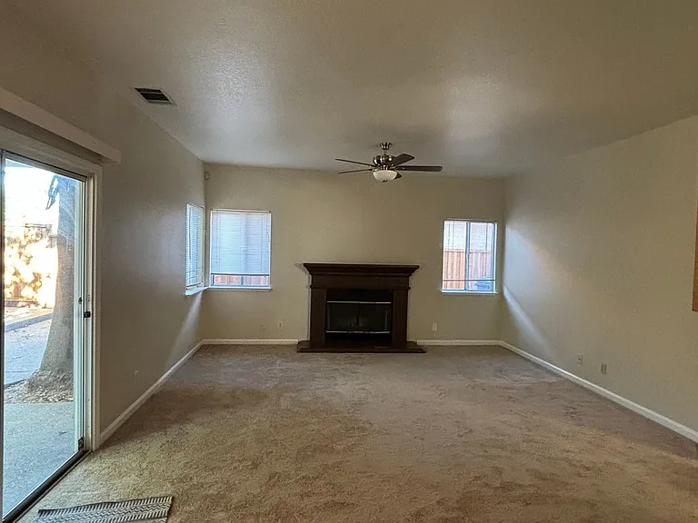 5021 Chaparral Ct — Photo 7
