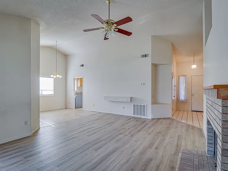 4005 Asino Ave — Photo 8