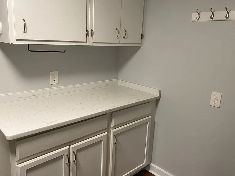 1002 N Aurora St — Photo 17