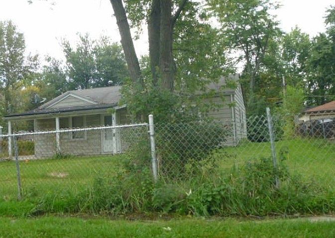 2nd image of 121 Walden Rd