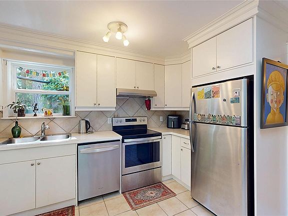 4th image of 1085 Sansom Rd