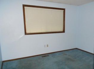 1040 W Fromdahl Dr, Roseburg, OR 97471