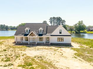 170 Lake Point Ln, Clinton, NC 28328