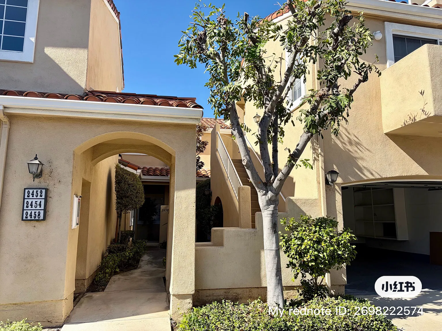 2 bed, 2.5 bath, 1241 sqft, $3,595 — Photo 2