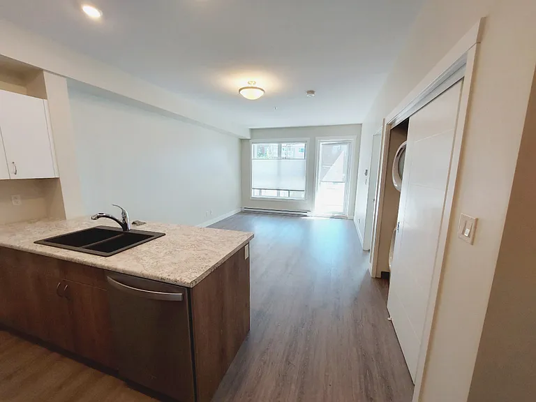 1950 Watkiss Way #201 — Photo 23