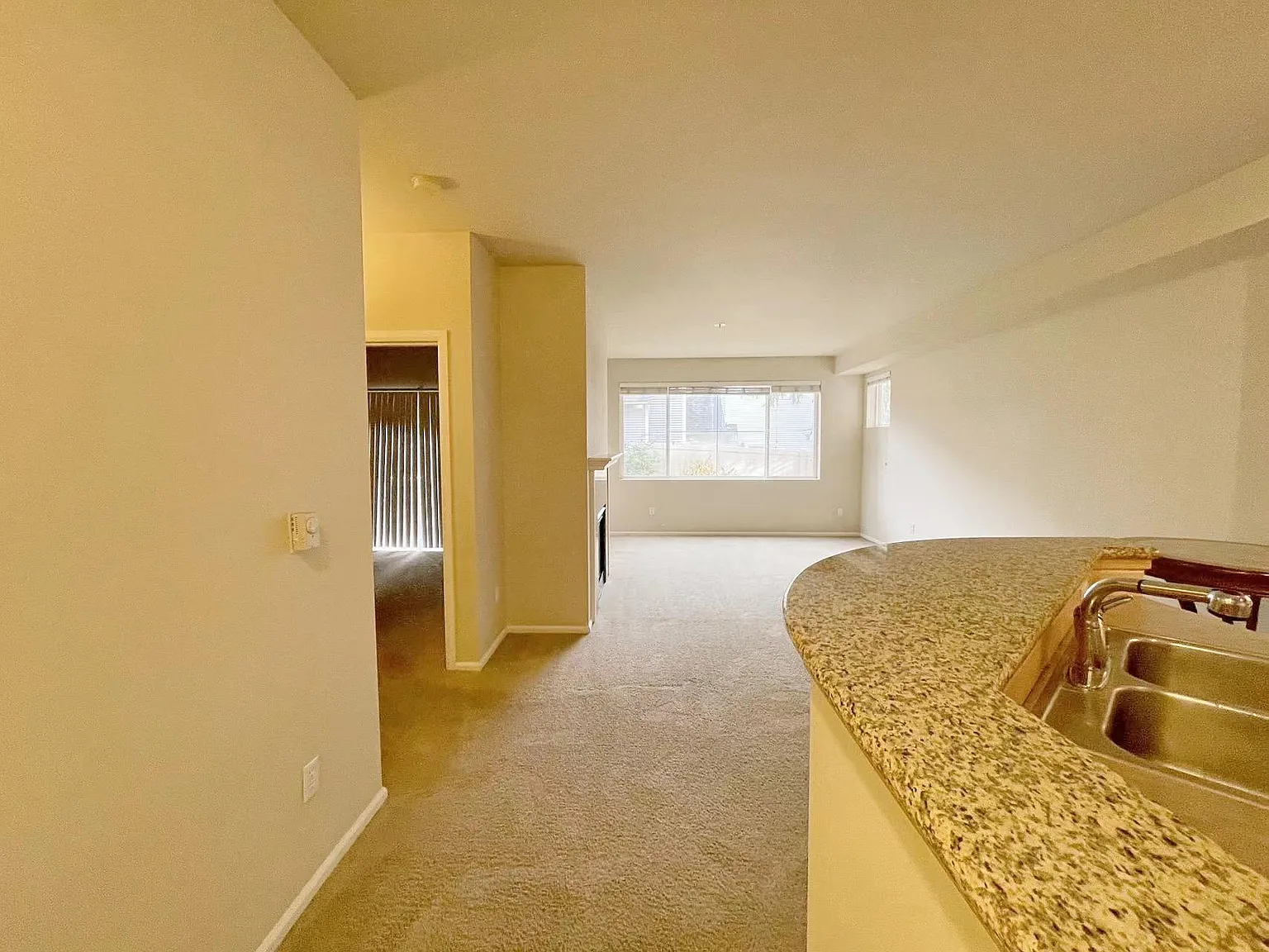 1 bed, 702 sqft, $1,950 — Photo 2
