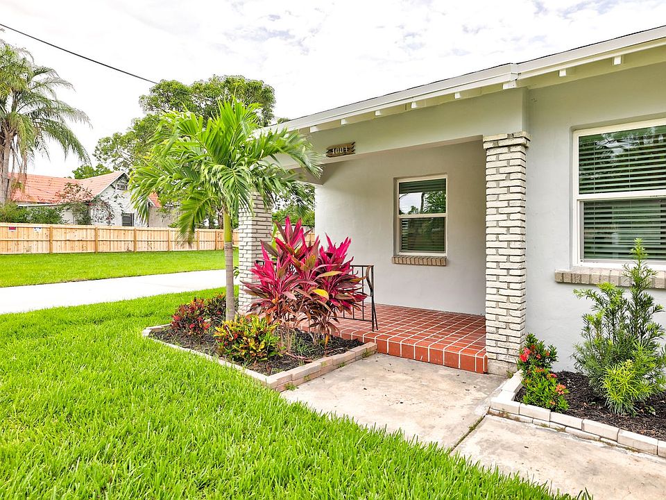 Completely remodeled quadruplex, with two duplex buildings and over
