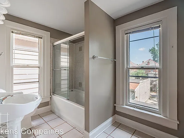 320 W 2nd Ave — Photo 5