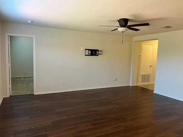 6024 Misty Breeze Dr — Photo 8