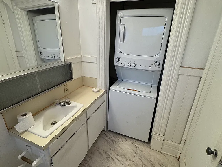 401 3rd Ave S #B — Photo 11