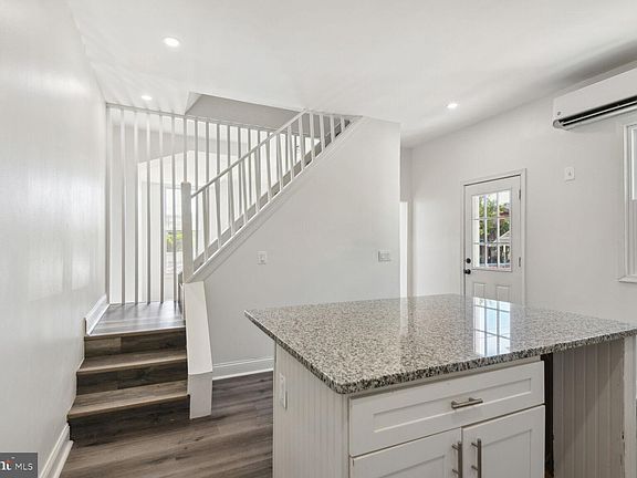 5th image of 502 S Haven St