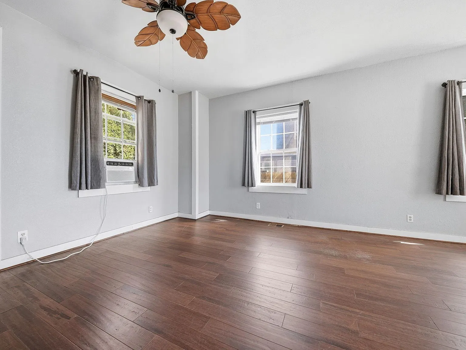 4 bed, 1.5 bath, 1488 sqft, $1,800 — Photo 3