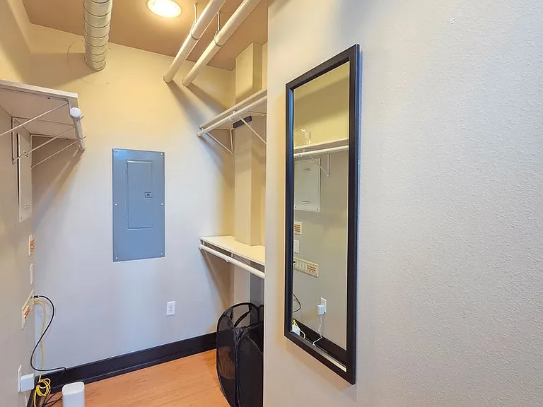 401 W 1st Ave #2 — Photo 16