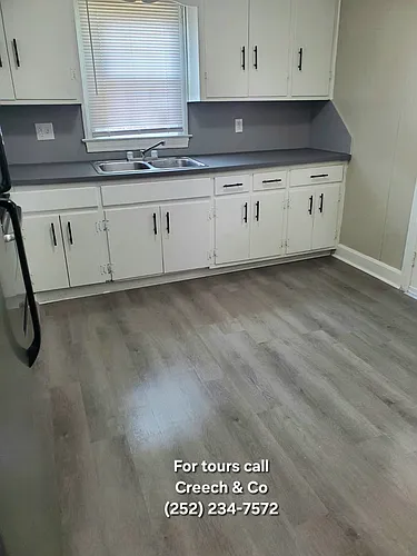 805 Whitehead Ave NE #A Photo 1