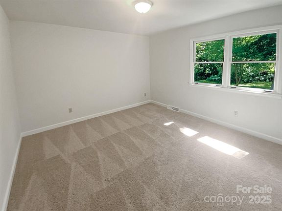 5th image of 5013 Prestwick Ln