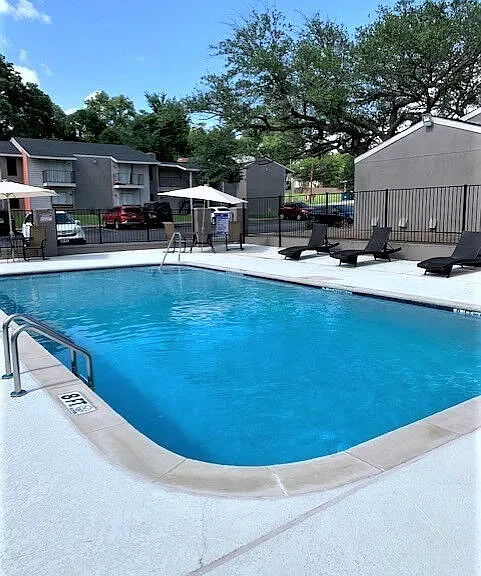 Oak Manor Apartments — Photo 33