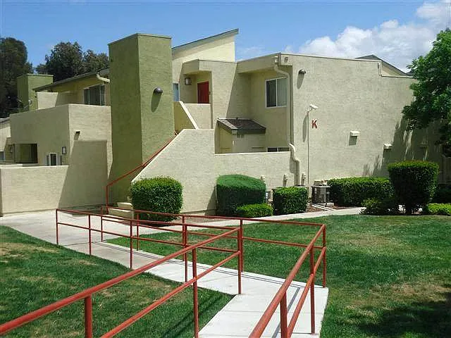 Westview Terrace — Photo 2