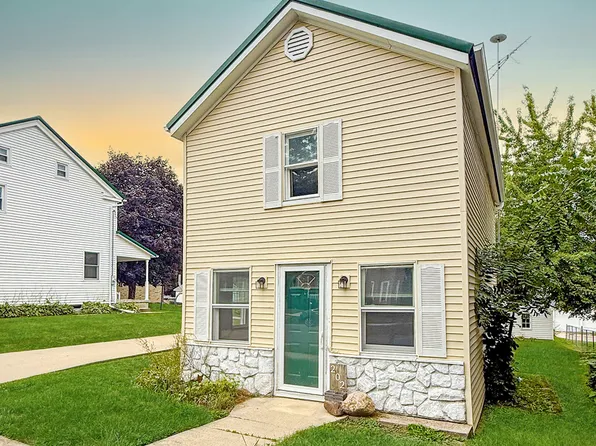 202 S Main St, Orangeville, IL 61060