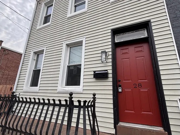 28 Caroline St, Lancaster, PA 17603