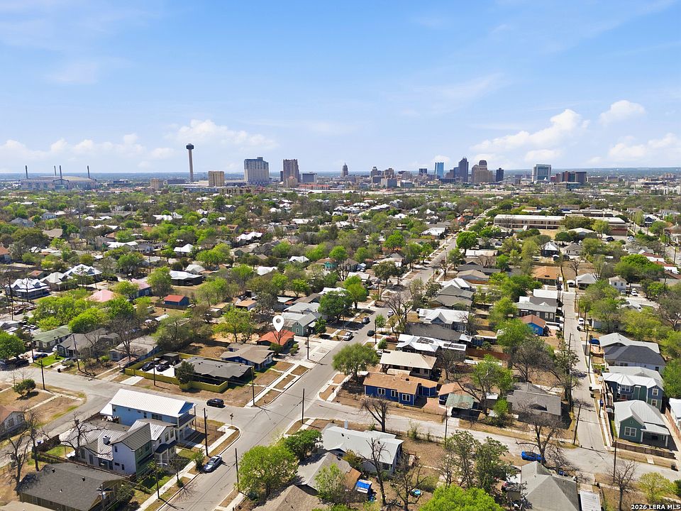 1st image of 926 Lamar