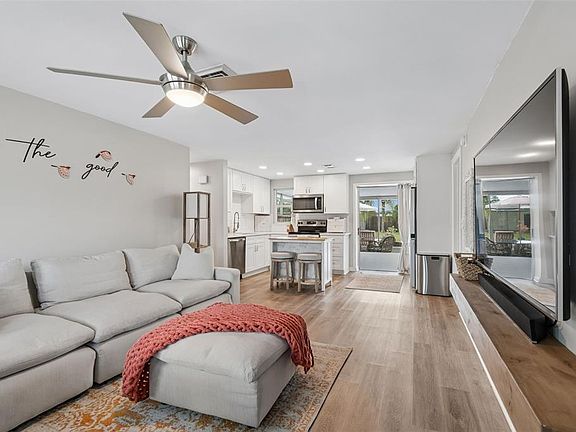 3rd image of 8891 85th St