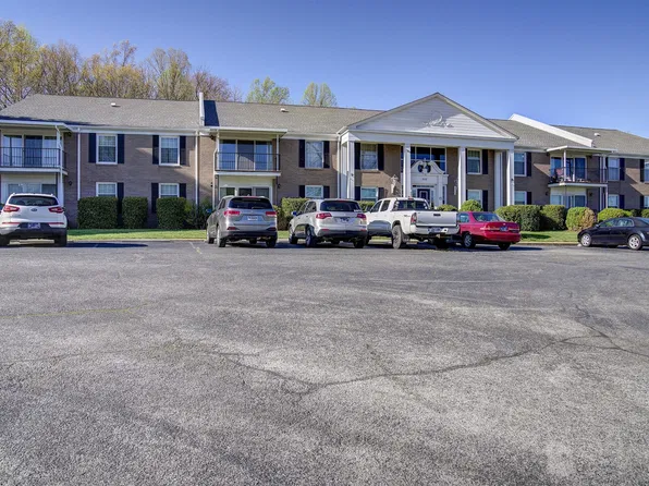 202 University Pkwy #25, Johnson City, TN 37604