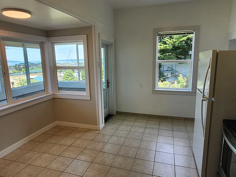 2226 Grand Ave — Photo 7