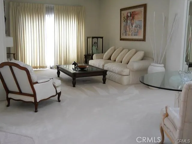 4 bed, 2.5 bath, 2649 sqft, $3,950 — Photo 4
