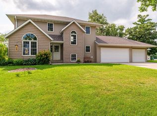 1090 Keith St SW, Hutchinson, MN 55350