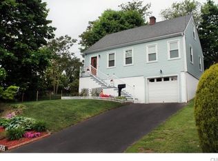 235 Hillcrest Rd, Bridgeport, CT 06606