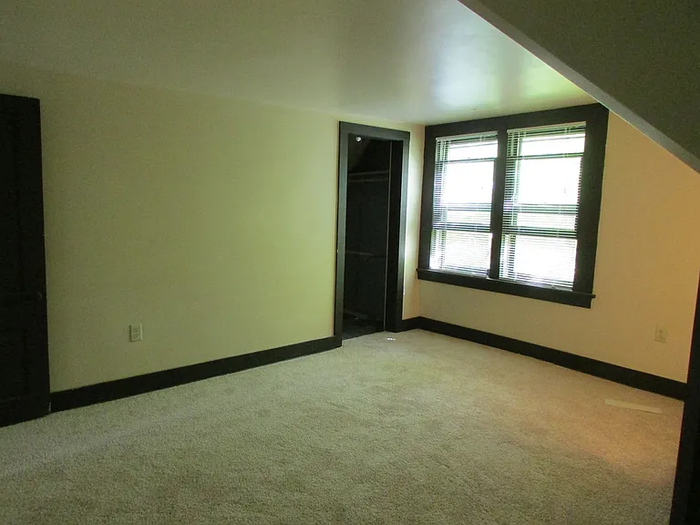 11 N Franklin St — Photo 30