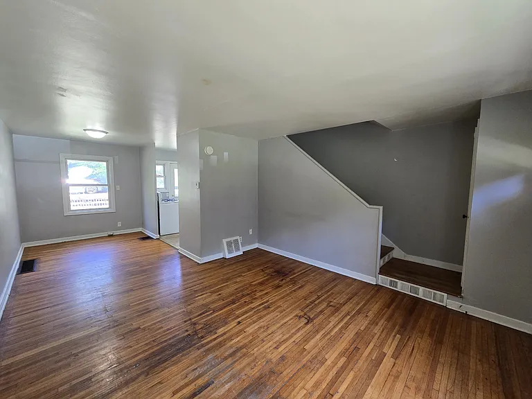 227 Madison St — Photo 2