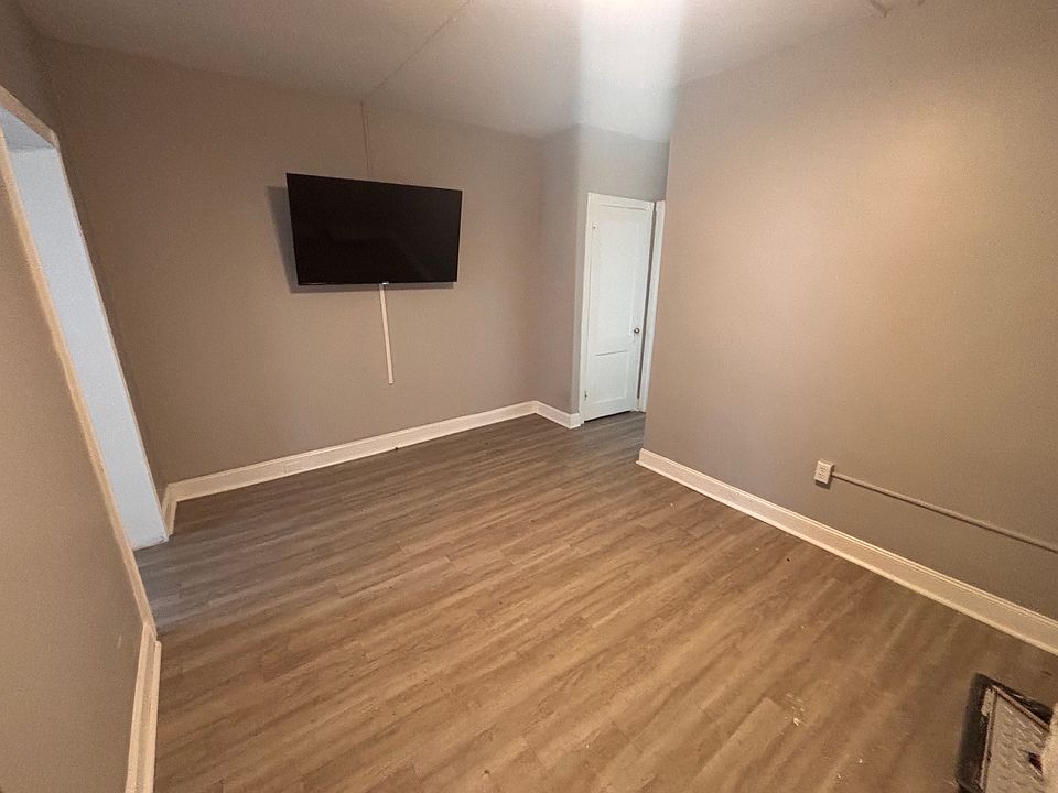 2nd image of 232 Richmond Ave #3