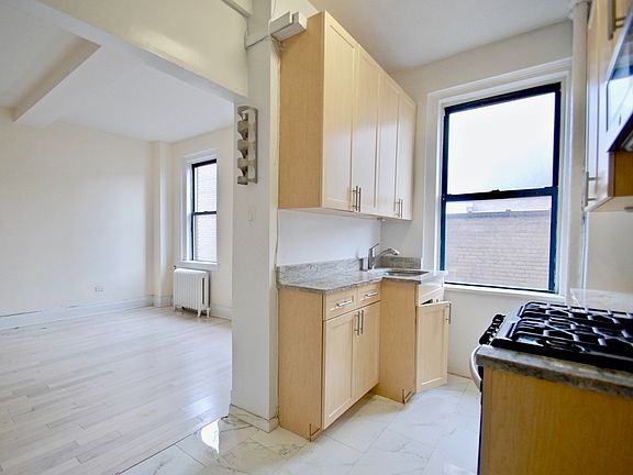 5th image of 639 W 173rd St APT 4b