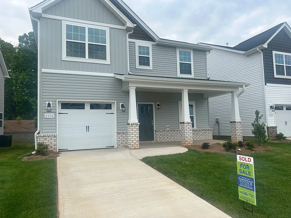 2216 Campbell Loop