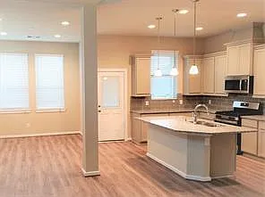 2522 Manor Valley Ct — Photo 5