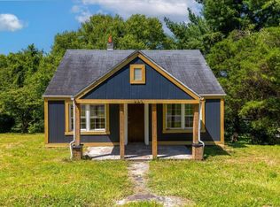 208 Magnolia Ln, Narrows, VA 24124