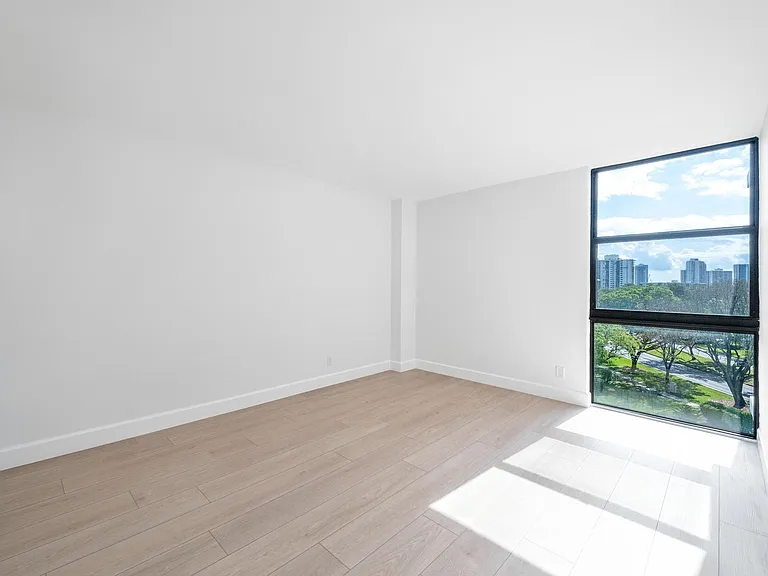 20400 W Country Club Dr #610 — Photo 17