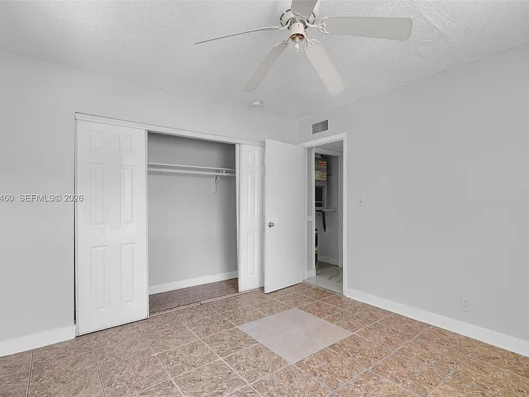 632 SW 16th Ave #D — Photo 10