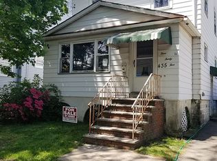 435 E 6th Ave, Roselle, NJ 07203
